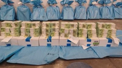 Угорщина не збирається повертати Україні гроші "Ощадбанку"