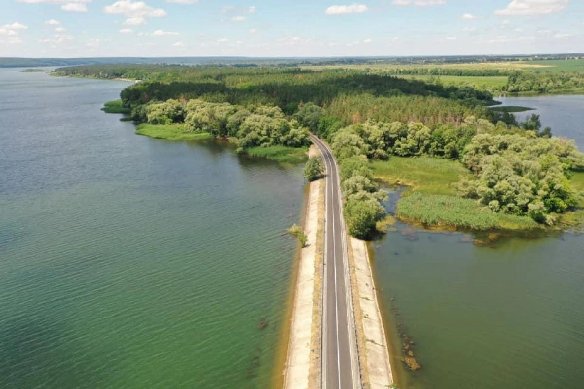 Росіяни вдарили шістьма КАБами по дамбі на Печенізькому водосховищі